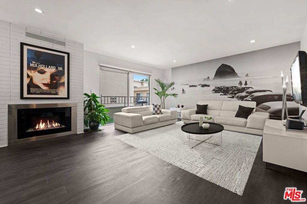 Photo of 1221 N Kings Road #207, West Hollywood, CA 90069 (MLS # 25607073)