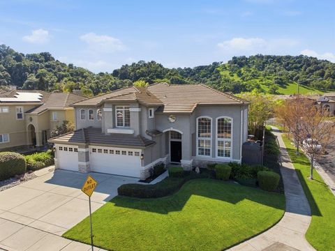 Photo of 9781 Linnet Court, Gilroy, CA 95020 (MLS # ML82036265)