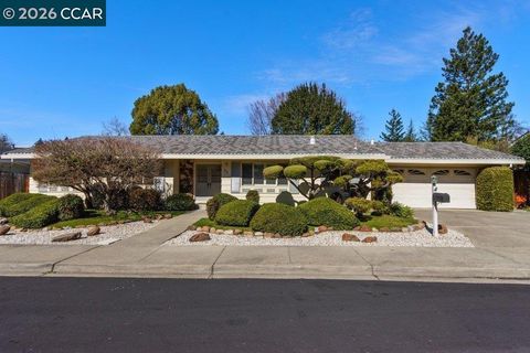 32 Lancaster Ct Walnut Creek CA 94595