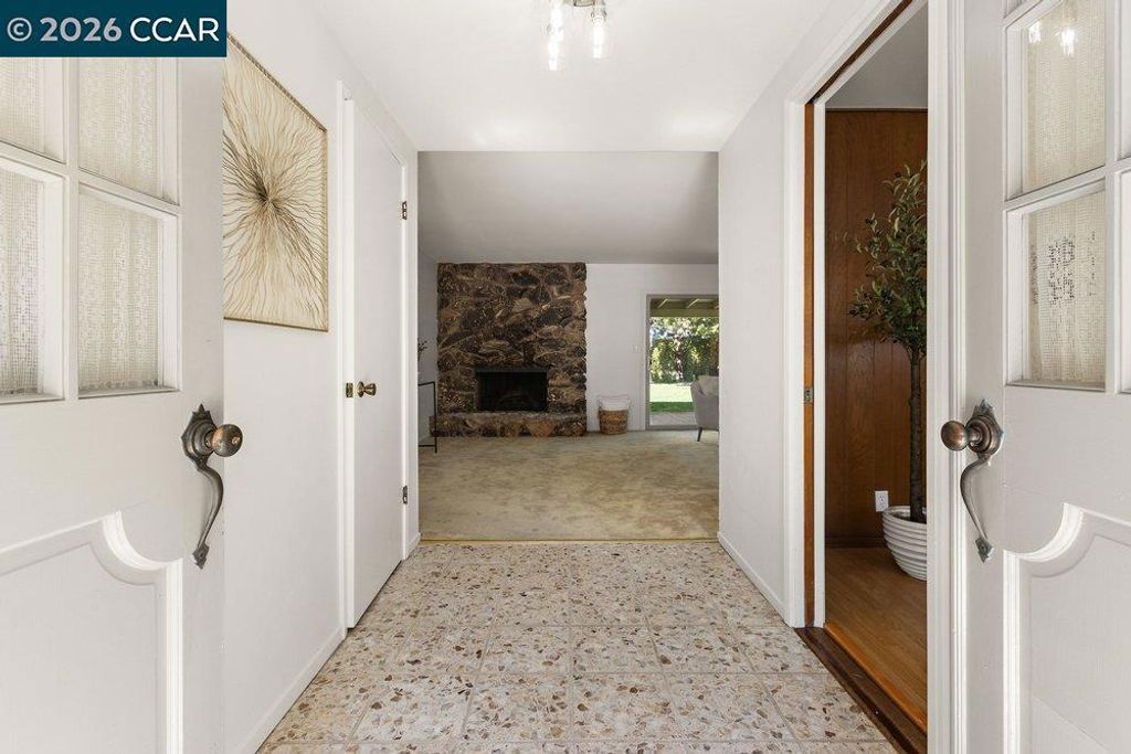 Photo of 32 Lancaster Ct Ct, Walnut Creek, CA 94595 (MLS # 41126797)