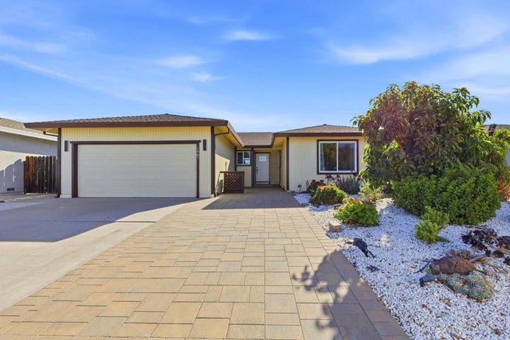 Photo 1 of 28 — 1987 Calistoga Drive, Hollister, CA 95023