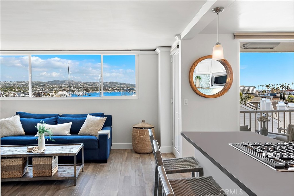 310 Fernando Street 303