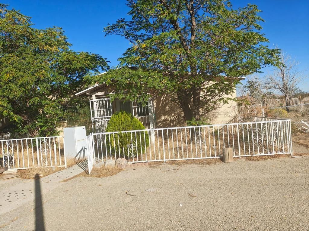 Photo of 6149 105 Th Street W, Rosamond, CA 93560 (MLS # 219137216DA)