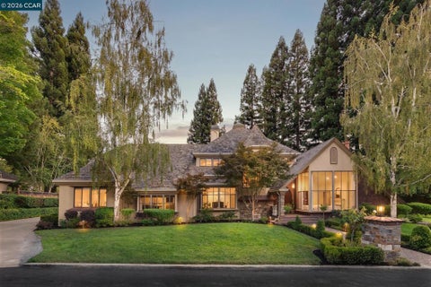 Photo of 134 Pepperwood Ct, Danville, CA 94506 (MLS # 41150866)