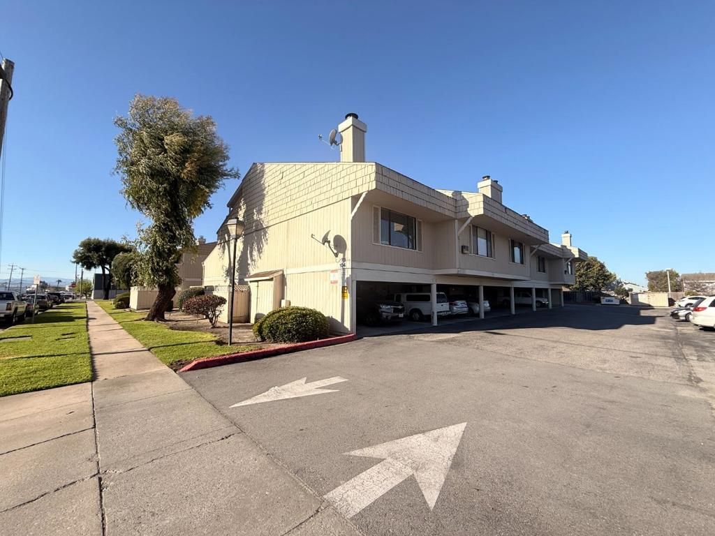 Photo of 104 W Rossi Street #13, Salinas, CA 93901 (MLS # ML82033856)