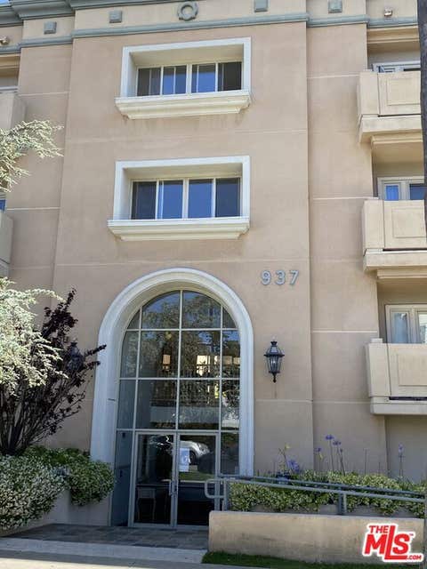 Photo of 937 12th Street #101, Santa Monica, CA 90403 (MLS # 26849263)