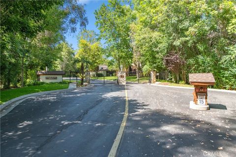 Photo of 9411 Friendly Woods Lane, Whittier, CA 90605 (MLS # WS25138398) Photo of 9411 Friendly Woods Lane, Whittier, CA 90605 (MLS # WS25138398)