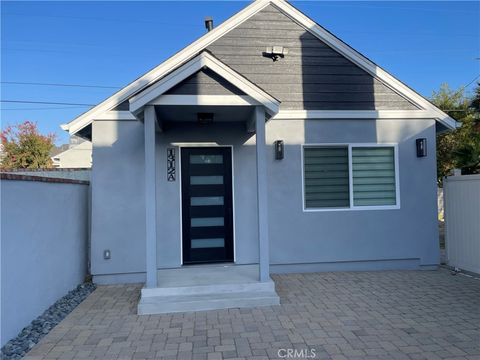 Photo of 1312 A Cleveland Road, Glendale, CA 91202 (MLS # GD25234455) Photo of 1312 A Cleveland Road, Glendale, CA 91202 (MLS # GD25234455)