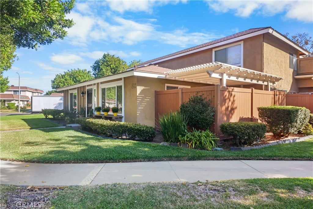 12532 Vicente Pl