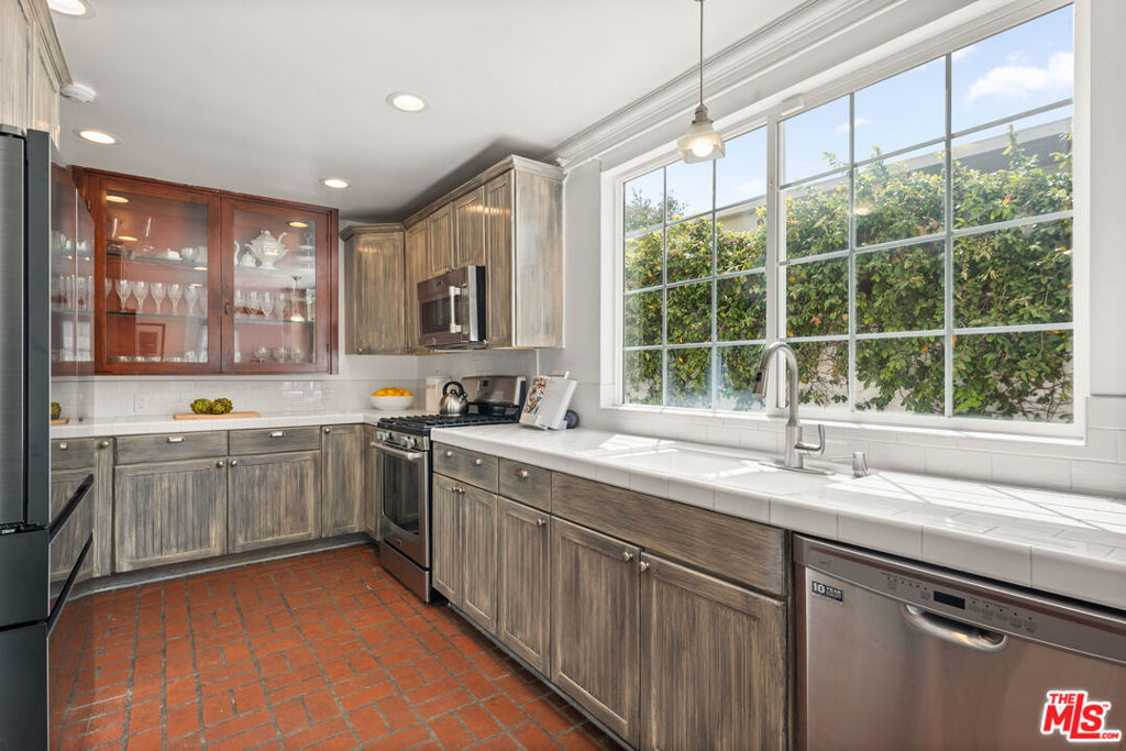 6399 W 80th Street