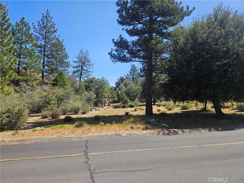 Photo of 16210 Askin Drive, Pine Mountain Club, CA 93222 (MLS # SR26082257)