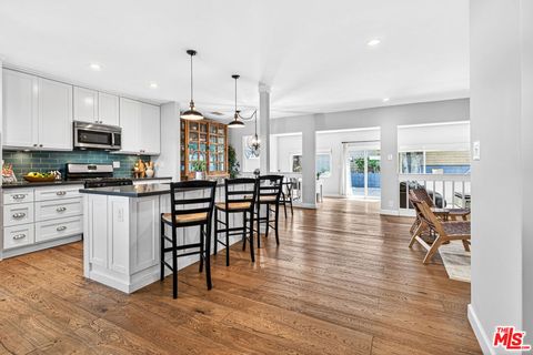 Photo of 644 Hampton Road, Burbank, CA 91504 (MLS # 26774547)