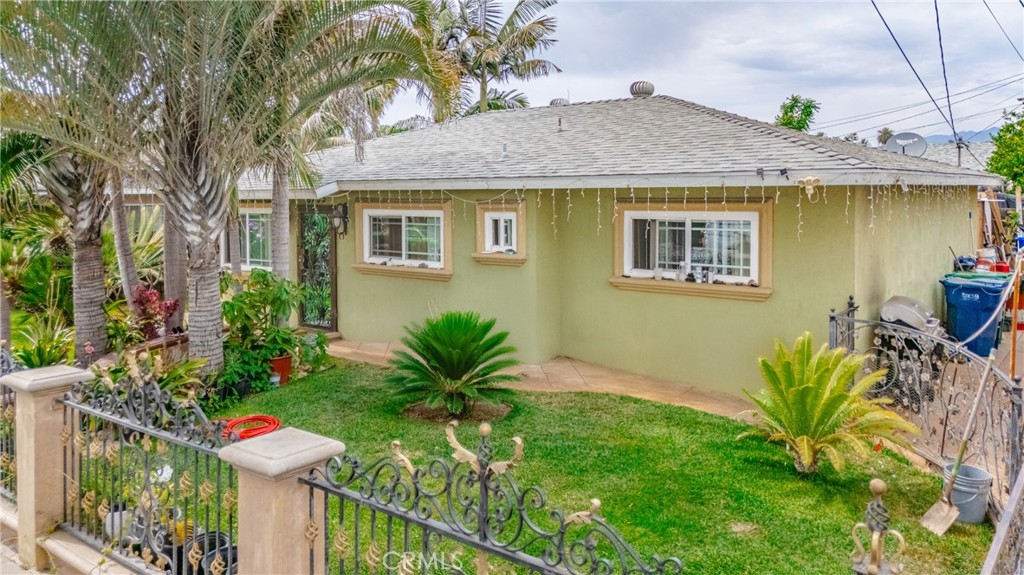 8235 Edna St