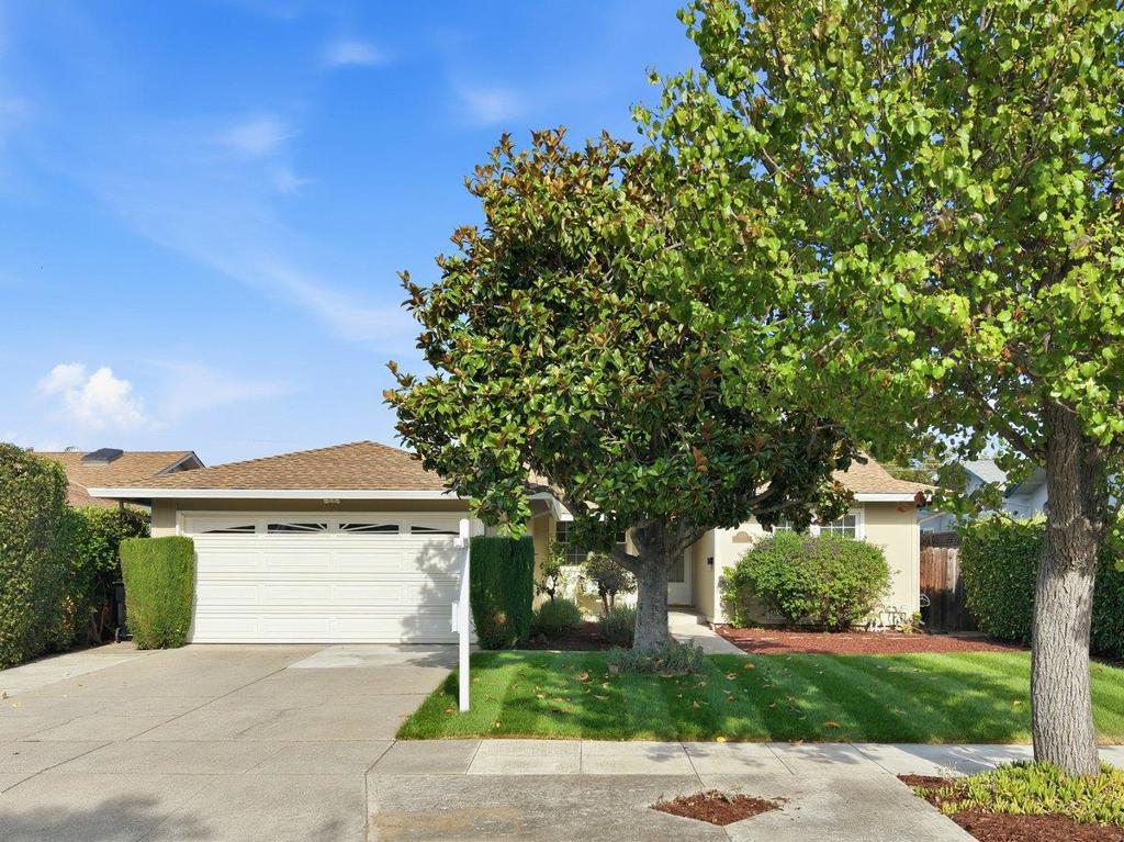 2318 Grimsby Court
