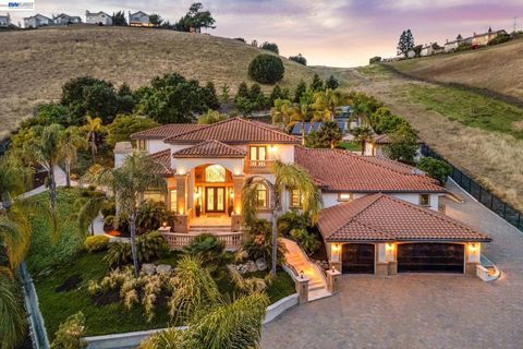 Photo of 44126 Paseo Padre Pkwy, Fremont, CA 94539 (MLS # 41132374)