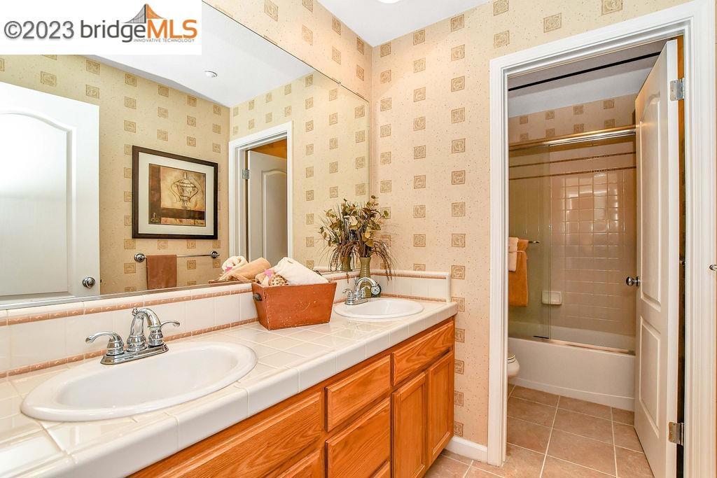 BRENTWOOD - Residential