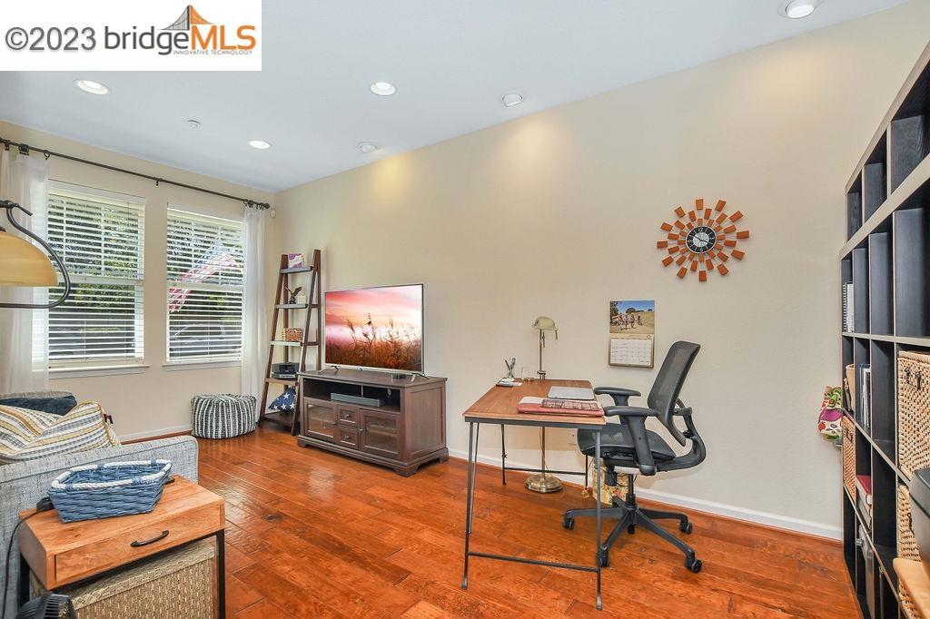 BRENTWOOD - Residential