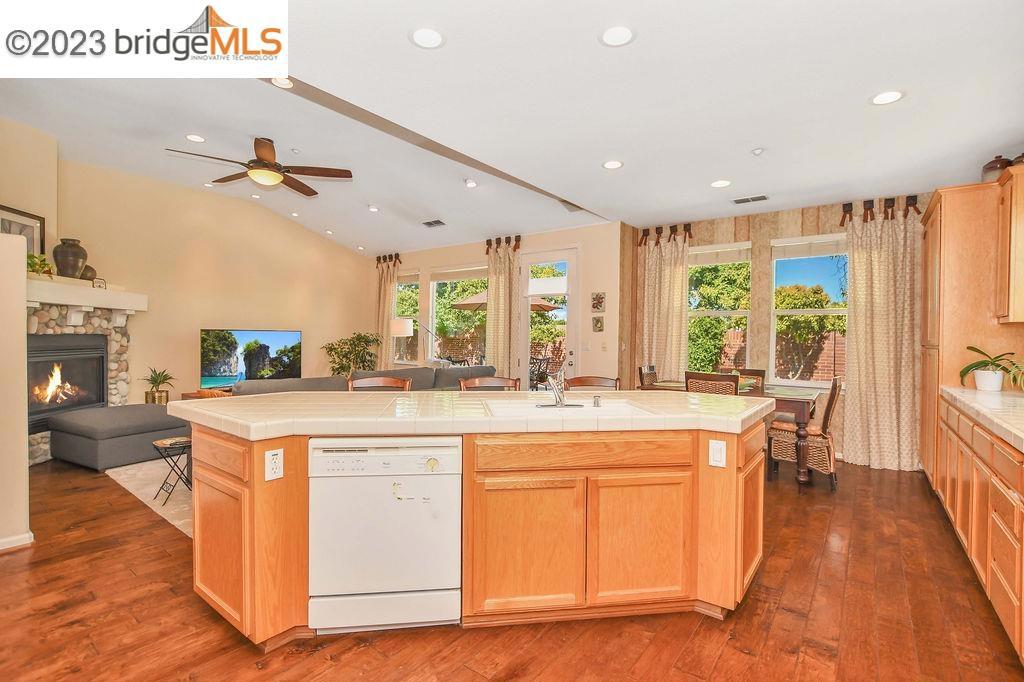 BRENTWOOD - Residential