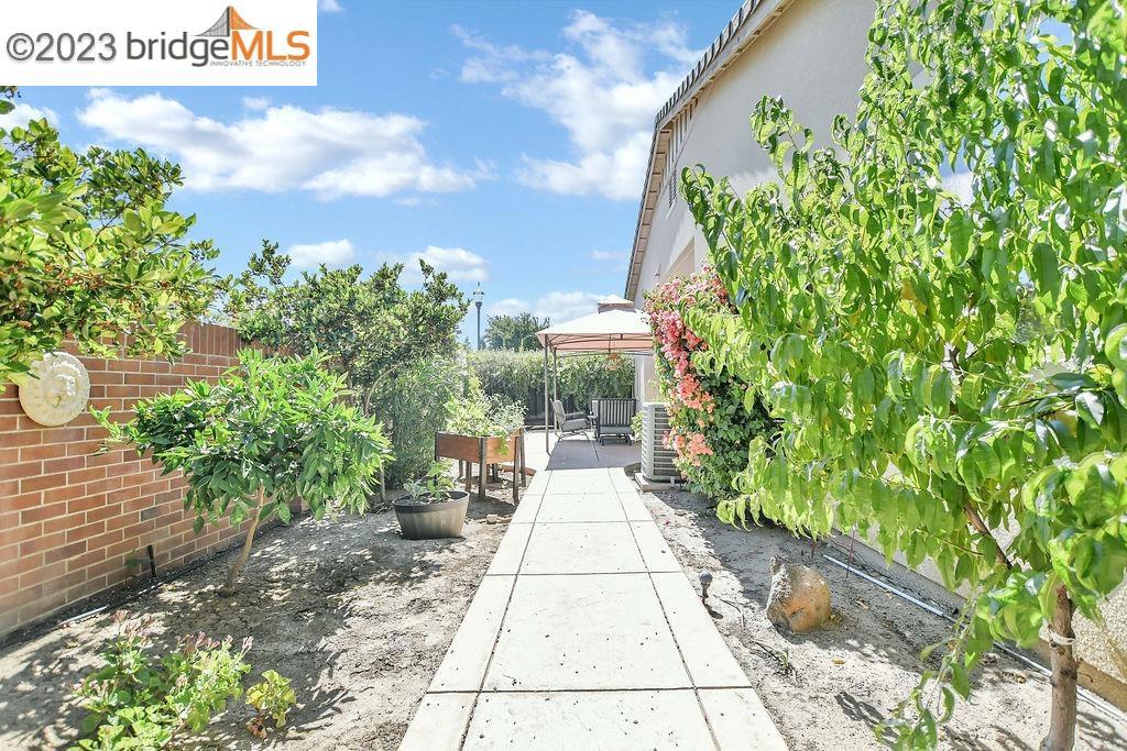 BRENTWOOD - Residential