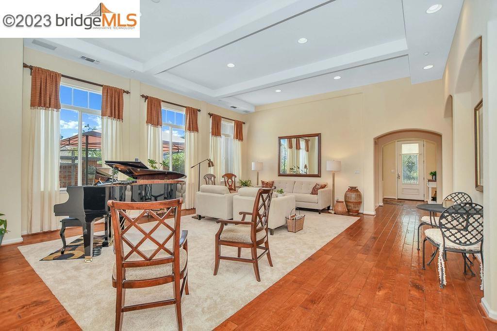 BRENTWOOD - Residential