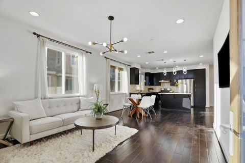 Photo of 192 Currlin Circle, Milpitas, CA 95035 (MLS # ML82025928) Photo of 192 Currlin Circle, Milpitas, CA 95035 (MLS # ML82025928)