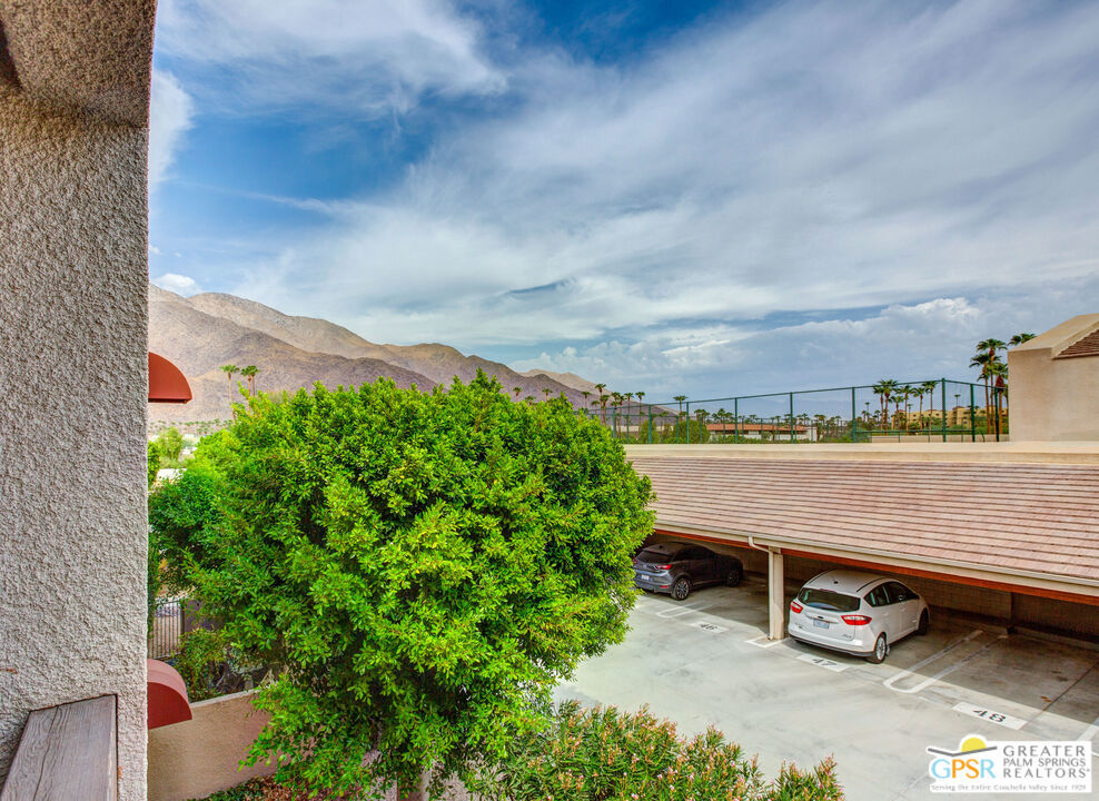 Villa Caballeros - Residential