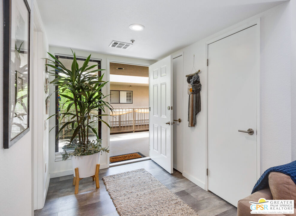 Villa Caballeros - Residential