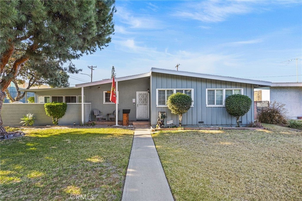 2103 E Ward Ter TER