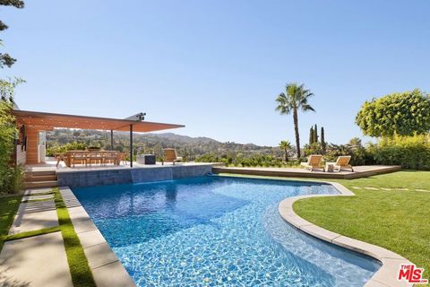 Photo of 3565 Crownridge Drive, Sherman Oaks, CA 91403 (MLS # 26687019)