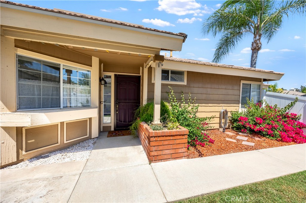 42065 Kaffirboom Court