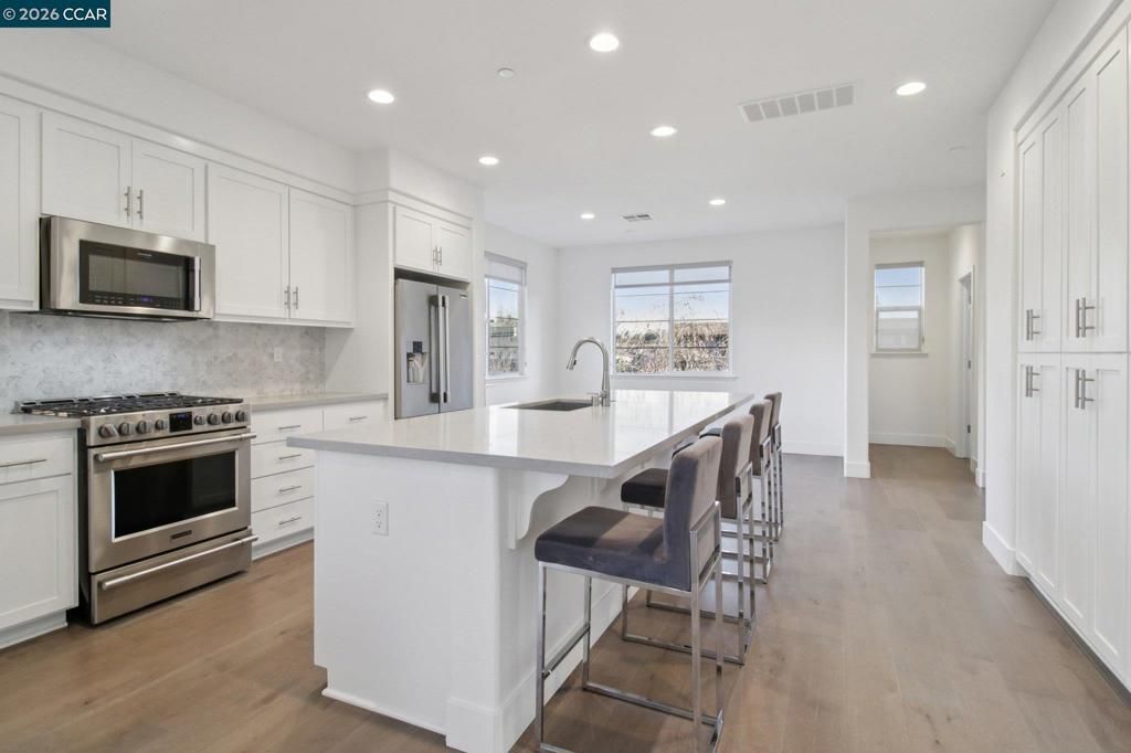 Photo of 257 Bolt Ct Ct, Hayward, CA 94544 (MLS # 41120815)