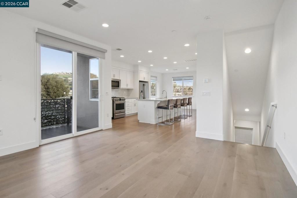 Photo of 257 Bolt Ct Ct, Hayward, CA 94544 (MLS # 41120815)