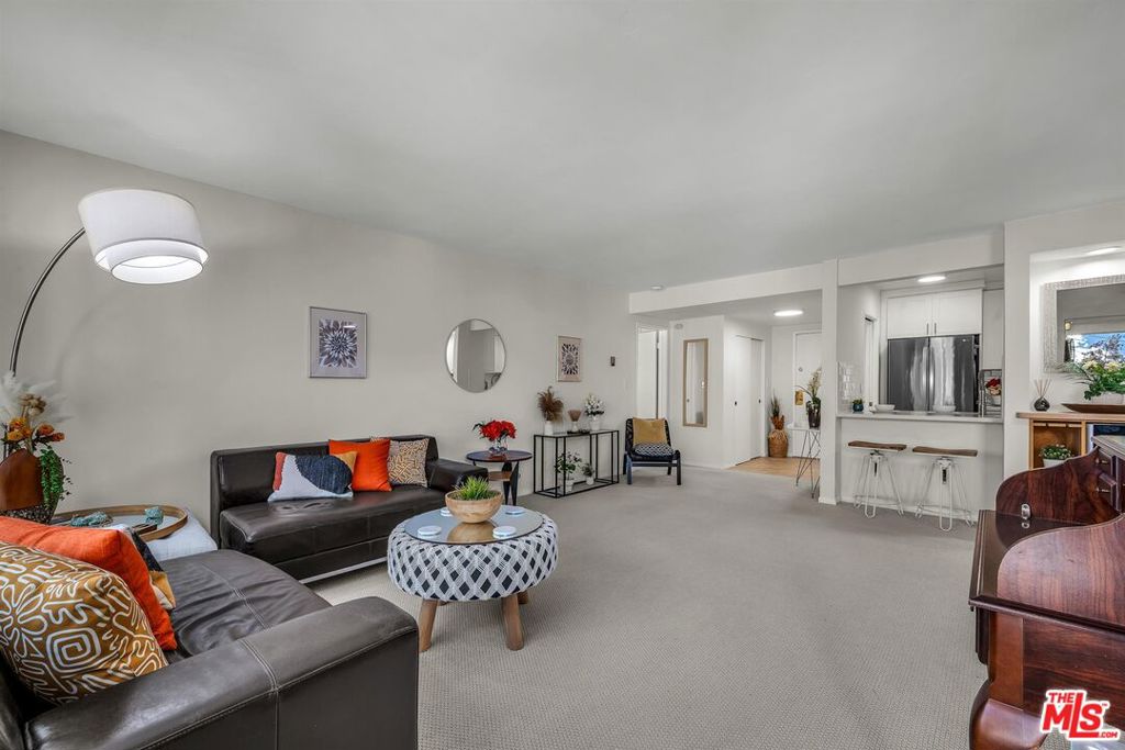 6275 Canterbury Drive 302