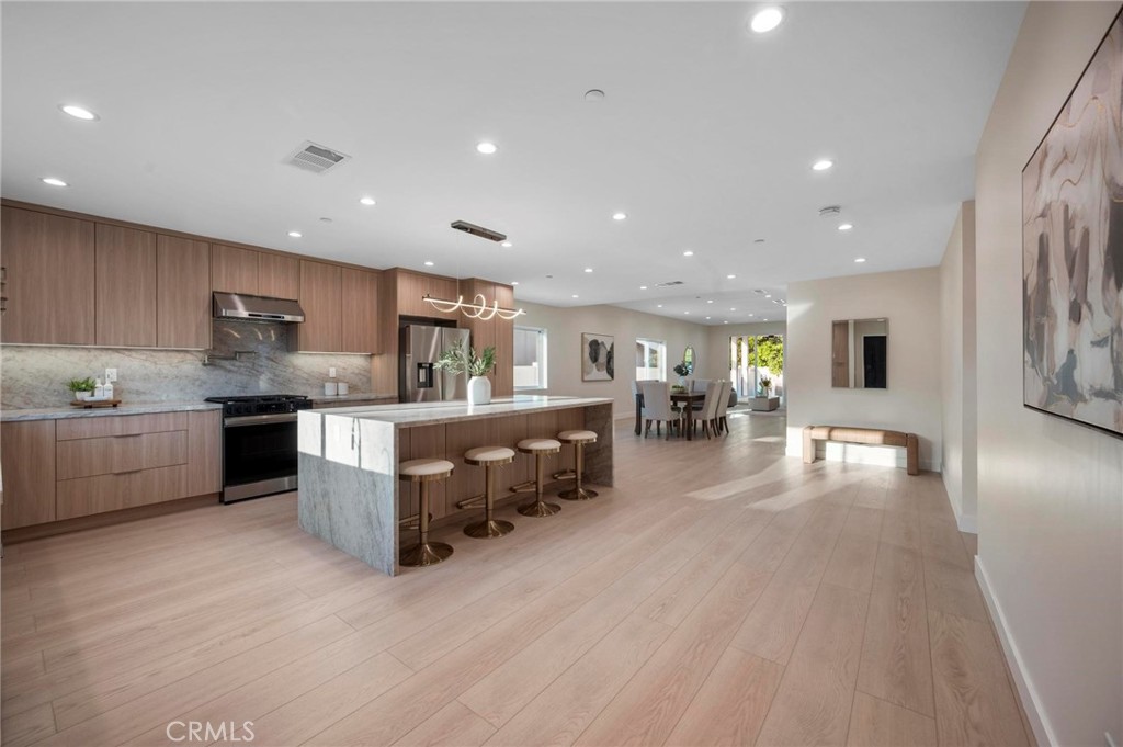 5412 Fallbrook Avenue