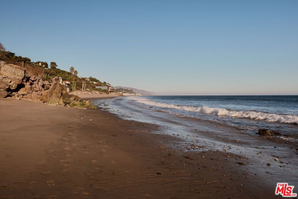 Photo of 28026 Sea Lane Drive, Malibu, CA 90265 (MLS # 25611801)