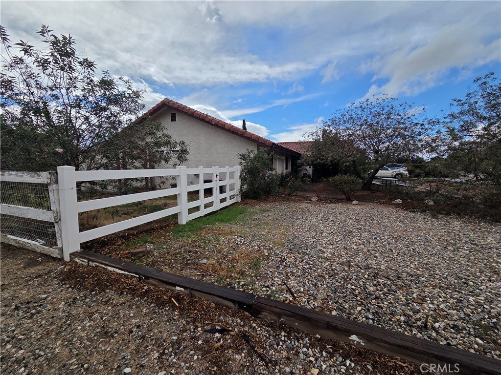 Photo of 19155 Bay Meadows DR, Apple Valley, CA 92308 (MLS # IG26229372)