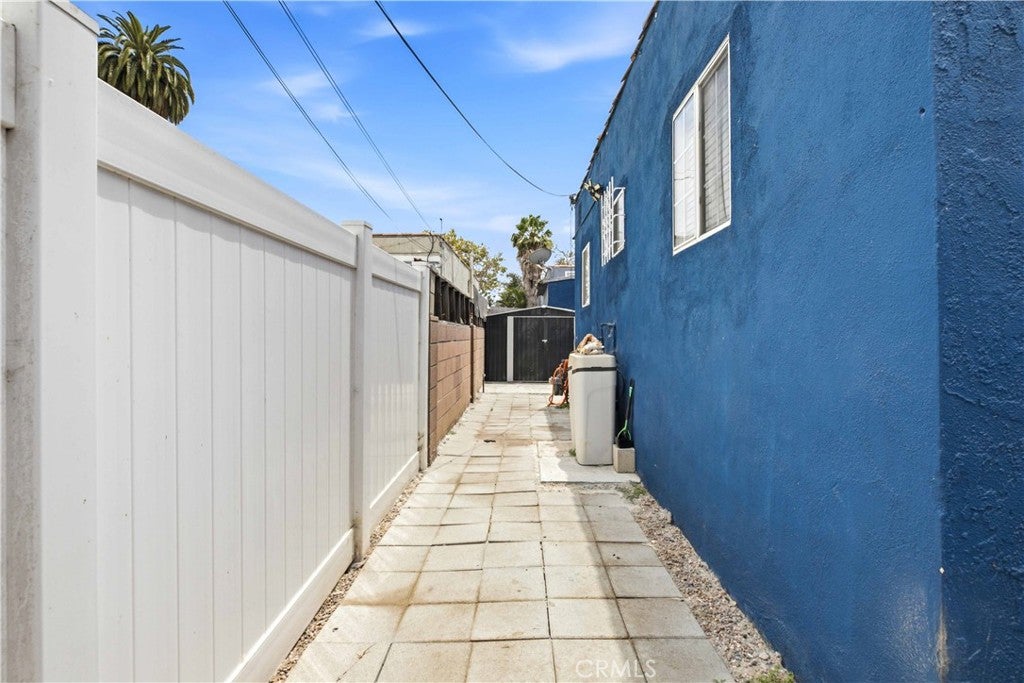 5964 S Halldale