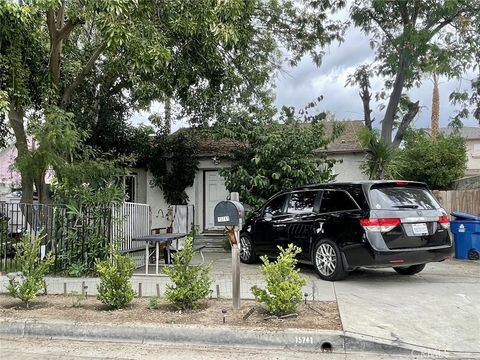 Photo of 15741 Wyandotte ST, Van Nuys, CA 91406 (MLS # SR26097108)