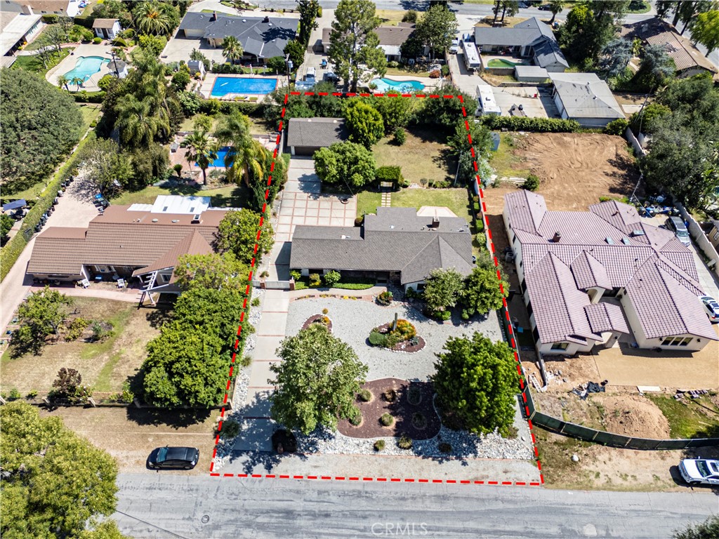 918 W Milton