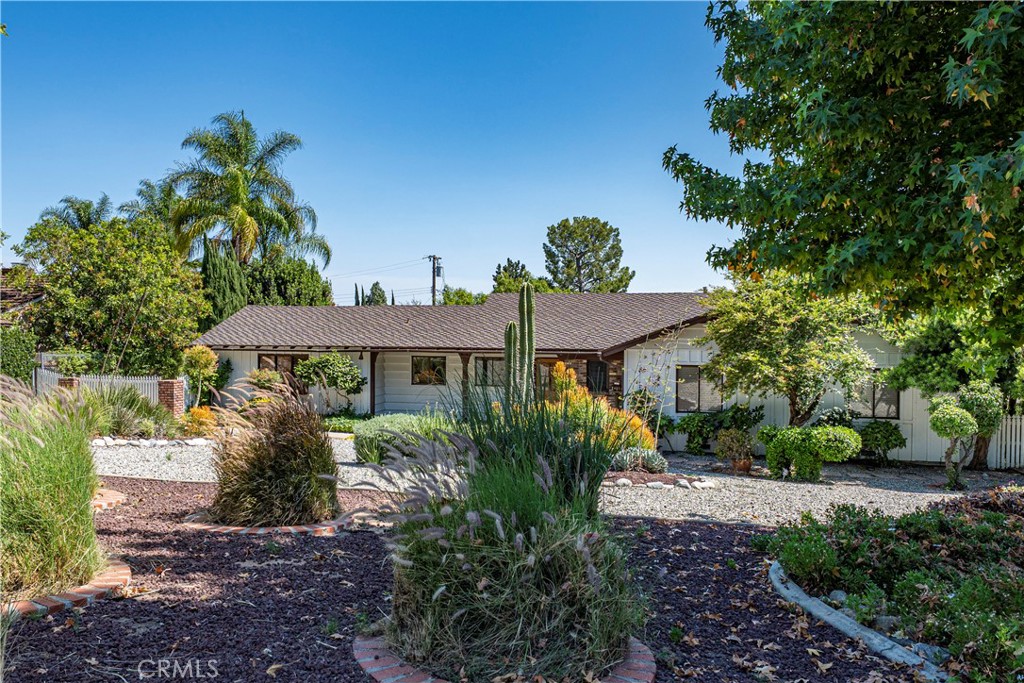 918 W Milton