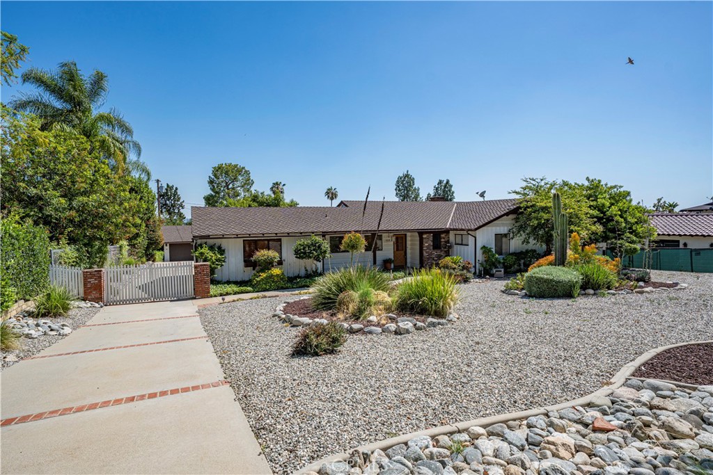 918 W Milton
