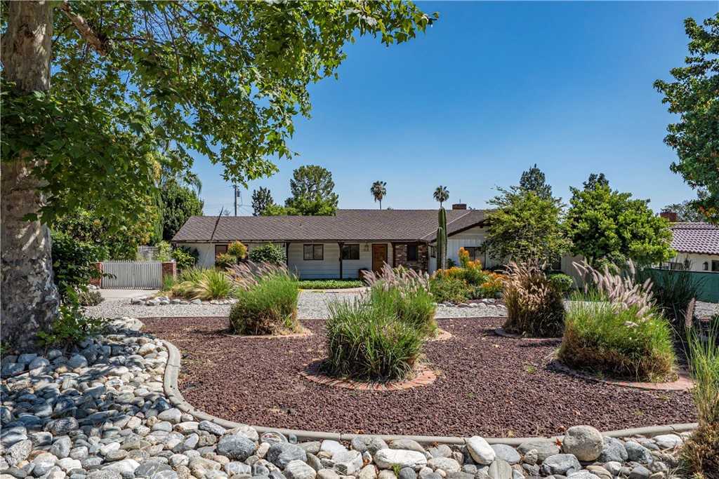 918 W Milton