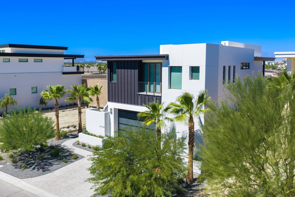 86768 Rogers Way