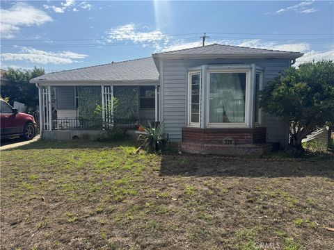 Photo of 320 W Hillsdale Avenue, Inglewood, CA 90302 (MLS # WS25269905)