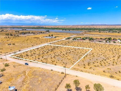 Photo of 123 Cardigan Rd, Oro Grande, CA 92368 (MLS # HD26156891)