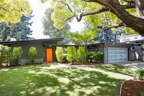 Photo of 675 Evergreen Street, Menlo Park, CA 94025 (MLS # ML82046637)