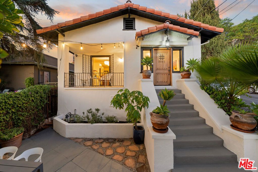 Photo of 3801 Effie Street, Los Angeles, CA 90026 (MLS # 25606461)