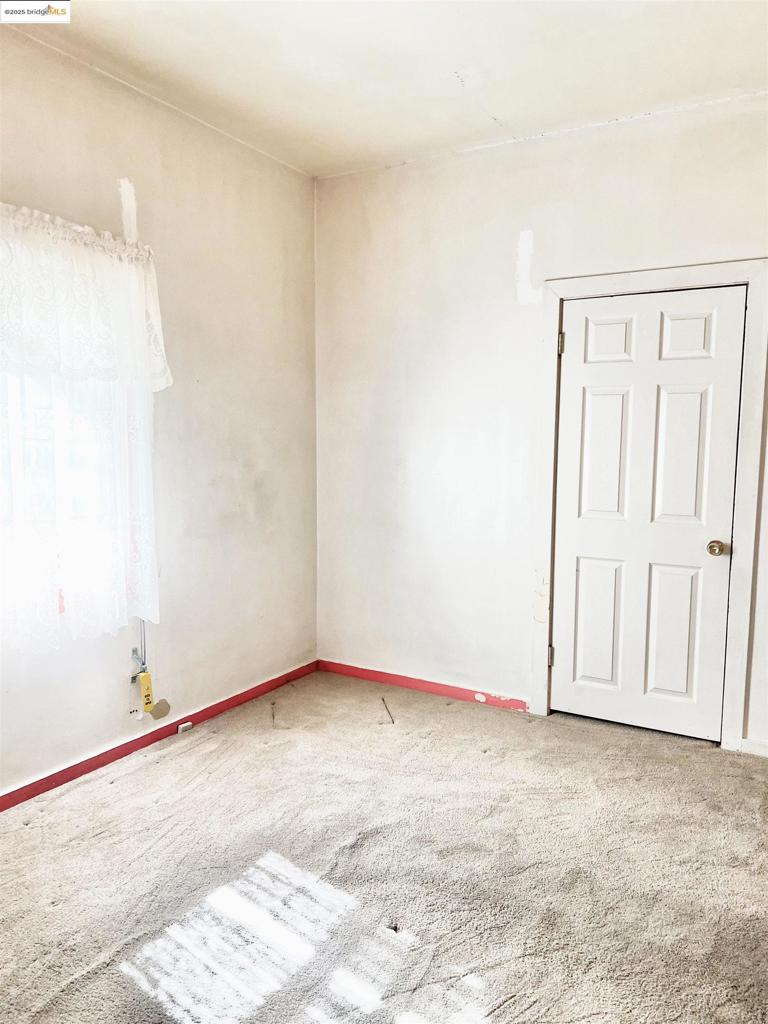 E OAKLAND - Residential