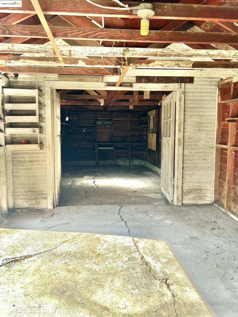 E OAKLAND - Residential