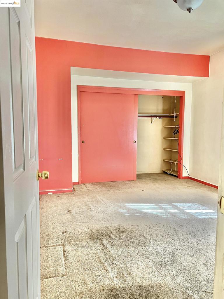 E OAKLAND - Residential